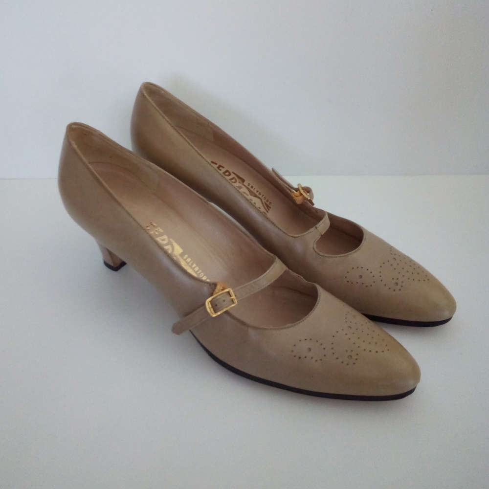 Women's Salvatore Ferragamo Florence heels size7.5